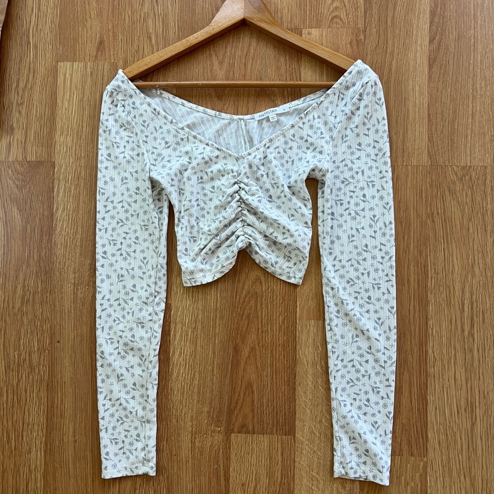 Antistar Womens Floral Ribbed Ruched Front Long Sleeve Crop Top White Grey Small